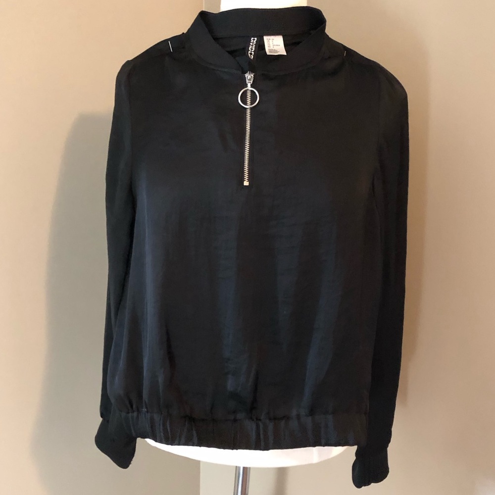 Divided Black Crop Jacket with Zipper Neck Size 4